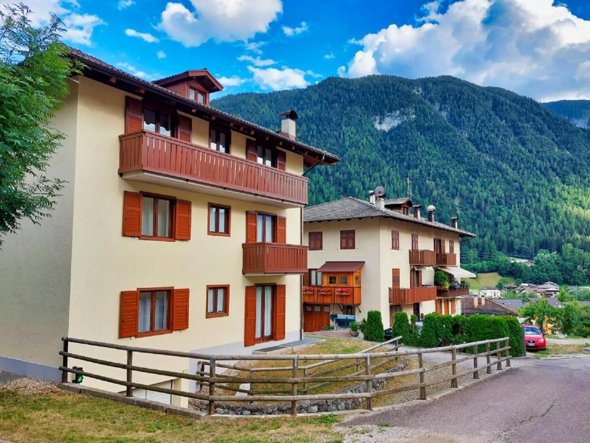 Casa Molini Lägenhet Malè Exteriör bild